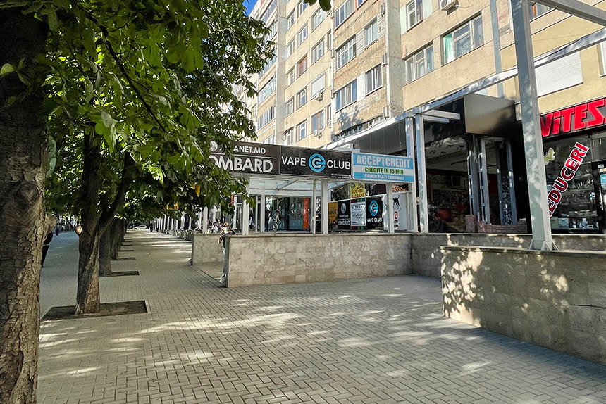 new-riscani-showroom2.jpg